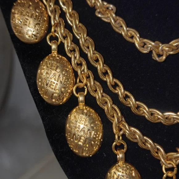 Elegant Gold Layered Necklace - Picture 4 of 5